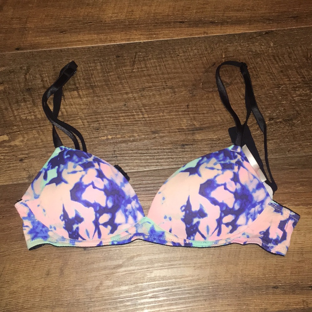 Victoria’s Secret Wear Everywhere Wireless push-up